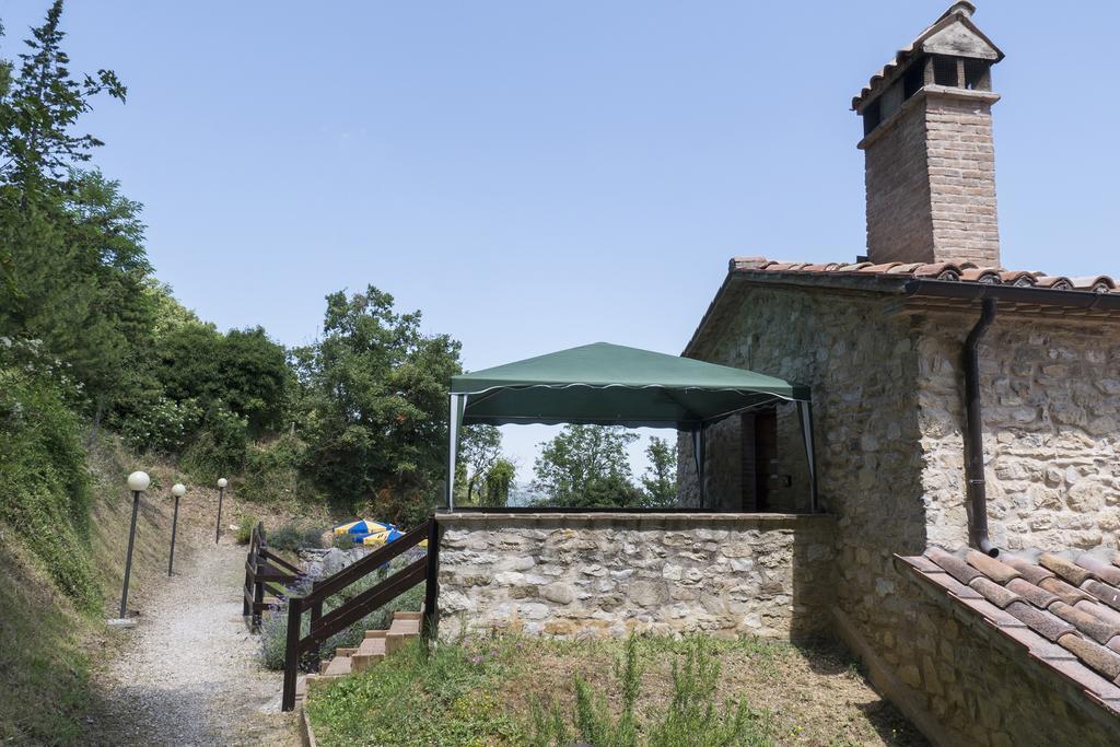 Agriturismo Monte Acuto أمبيرتيدي الغرفة الصورة