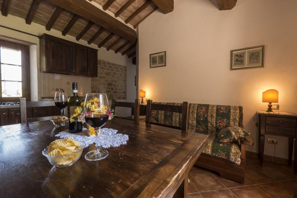 Agriturismo Monte Acuto أمبيرتيدي الغرفة الصورة