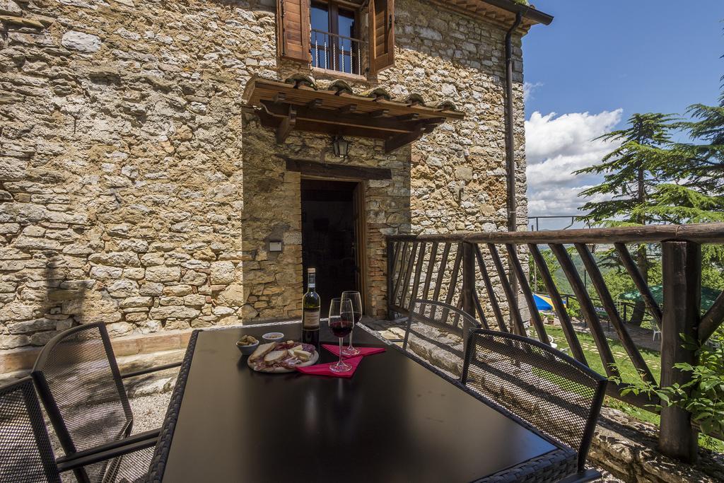 Agriturismo Monte Acuto أمبيرتيدي الغرفة الصورة