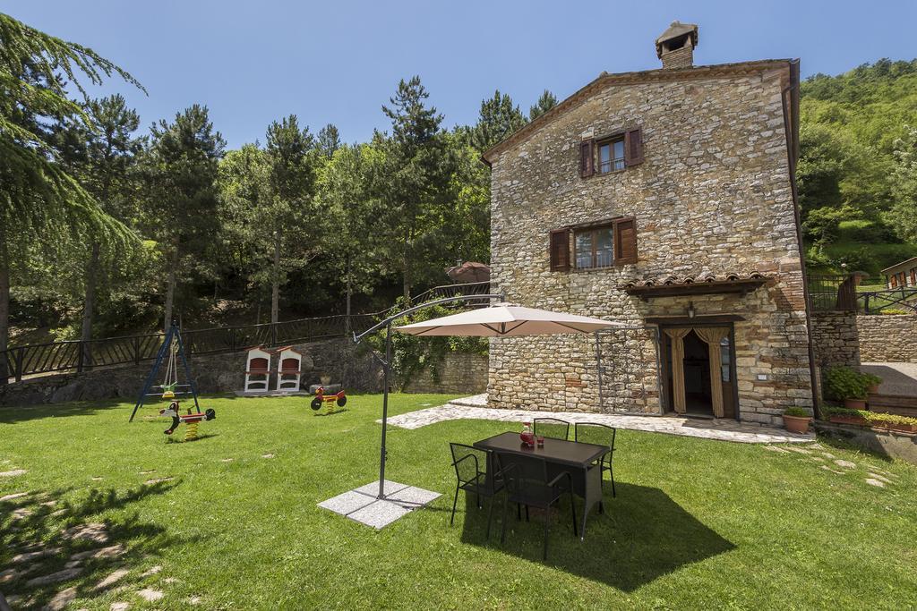 Agriturismo Monte Acuto أمبيرتيدي الغرفة الصورة