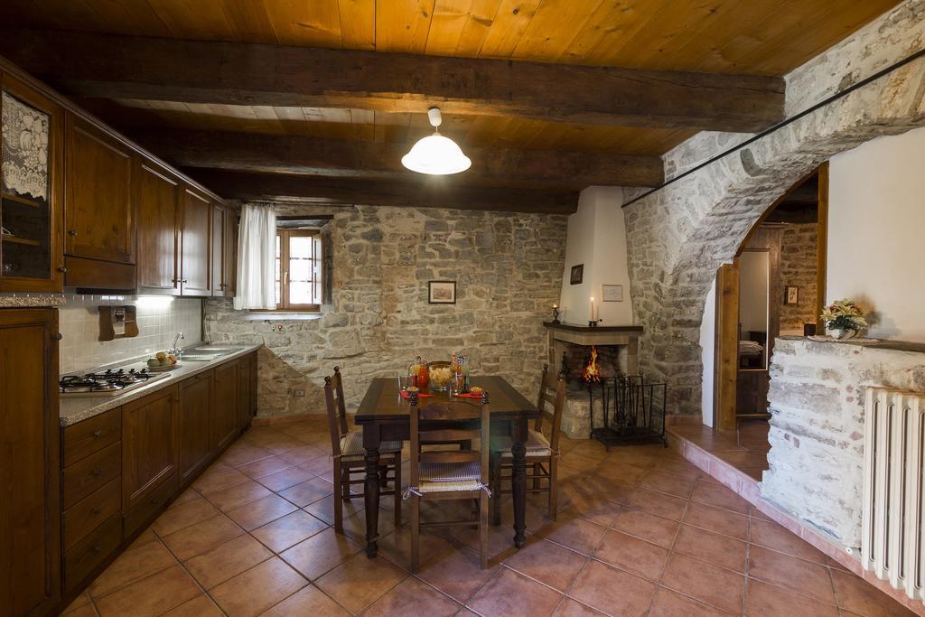 Agriturismo Monte Acuto أمبيرتيدي الغرفة الصورة